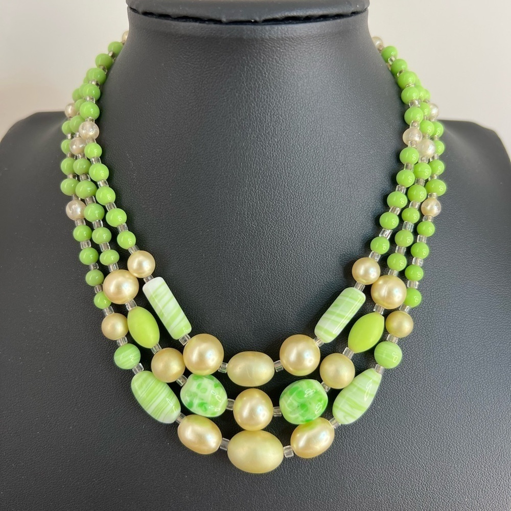 Vintage Japan Green & Faux Pearl Glass Necklace w/Hook Clasp 16” D9